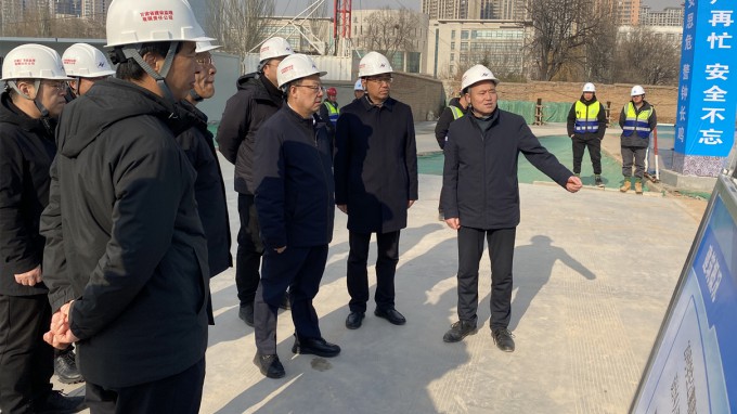 張佩峰到項目施工現(xiàn)場督導(dǎo)檢查節(jié)前安全生產(chǎn)工作